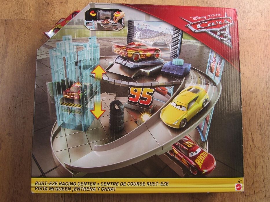 Disney Pixer Cars Rust-Eze Racing Center zabawka