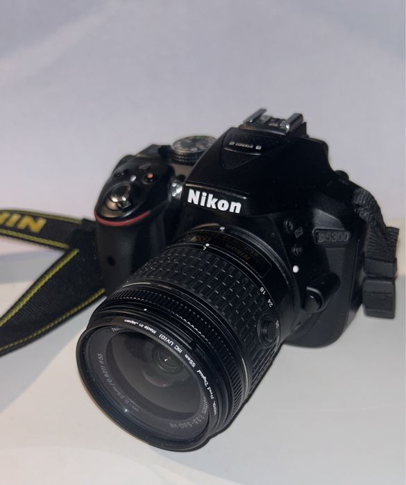 NIKON D5300 DSLR Camera with 18-55mm (with bad and microphone RODE