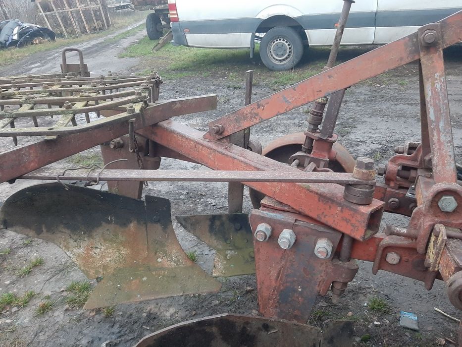 Продам  плуг ПЛН