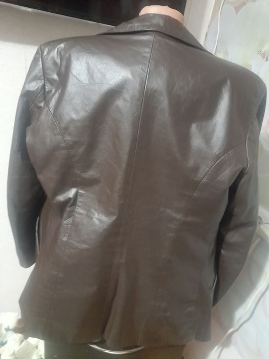 Пиджак кожаный женский шоколадного цвета xs,.S.