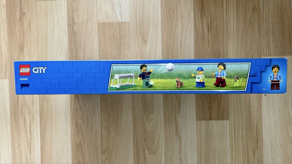 LEGO 60398 Dom Rodzinny i Samochód Elektryczny