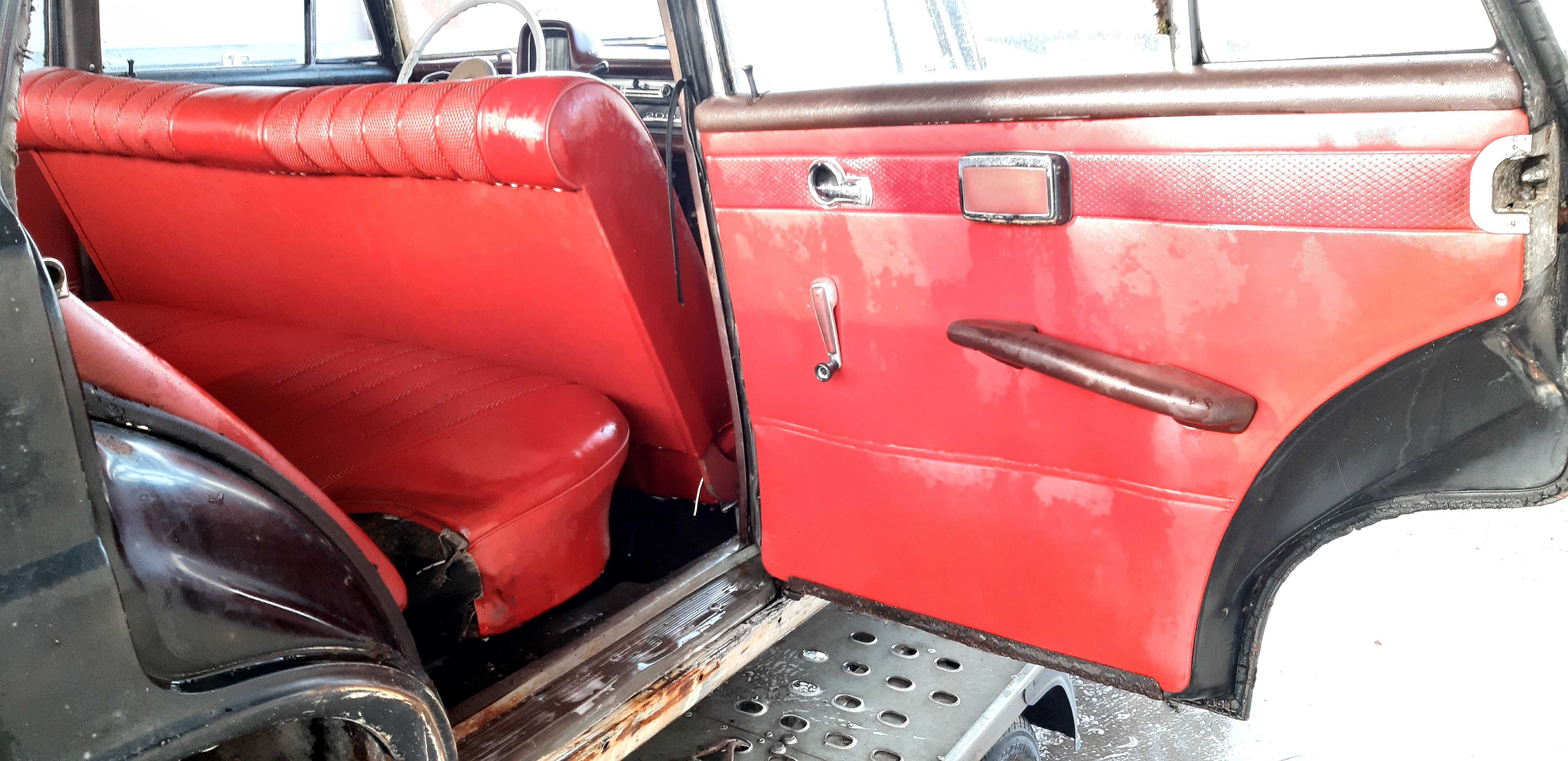 wnętrze fotele, kanapa tapicerka drzwi mercedes w110