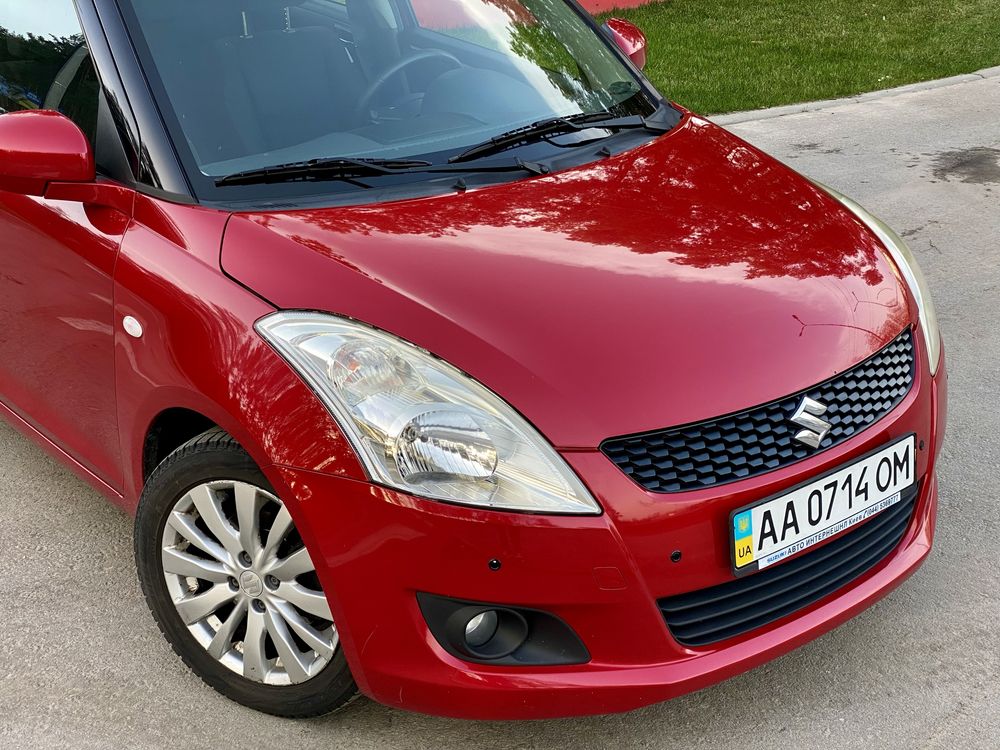 Продам офіційну Suzuki Swift 2011 року