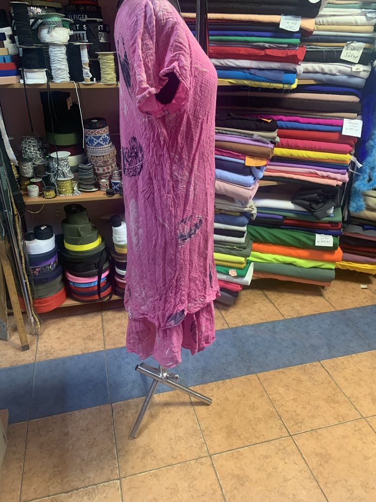 Продається сукня.