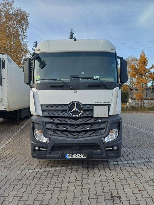 Mercedes-Benz Actros Mercedes-Benz Actros 1845