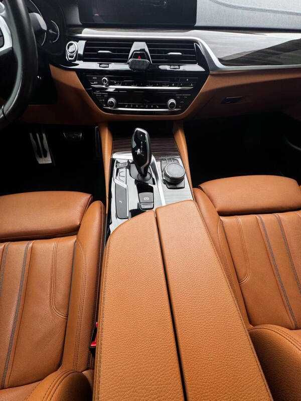 2018 BMW 5 Series 530i