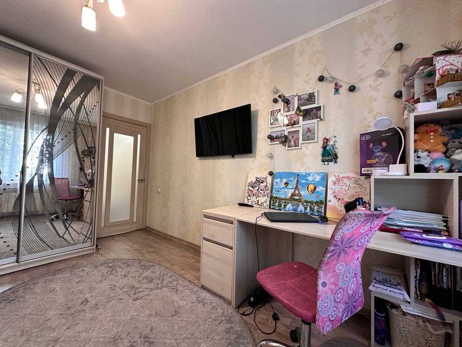 Продаётся уютная  3-комнатная квартира на Красном Камне Коробова 20