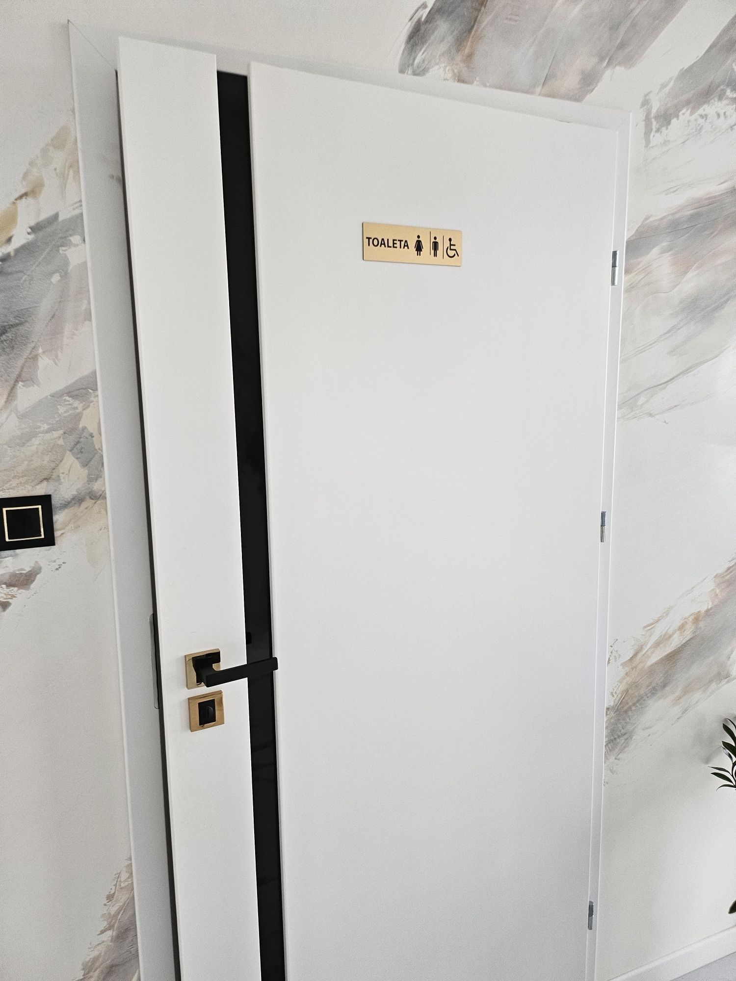 Wynajmę lokal na gabinety lekarskie itp.