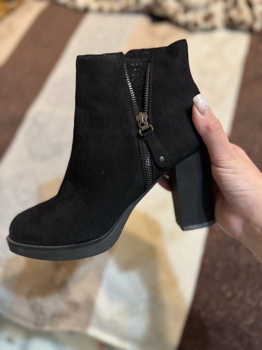 ботінки замшеві жіночі на каблуку