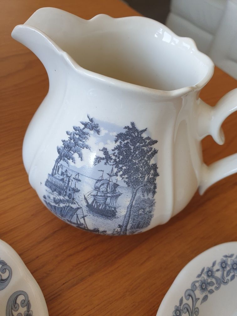 Conjunto de chá/ café de porcelana de antiga Fábrica de Loiça de Sacav