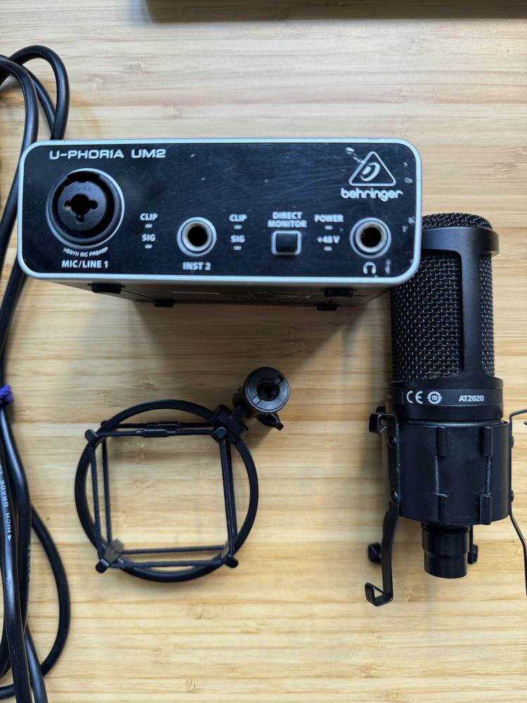 Mikrofon pojemnościowy i karta dźwiękowa Behringer Audio Technica