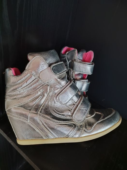 Продам сникерси р39