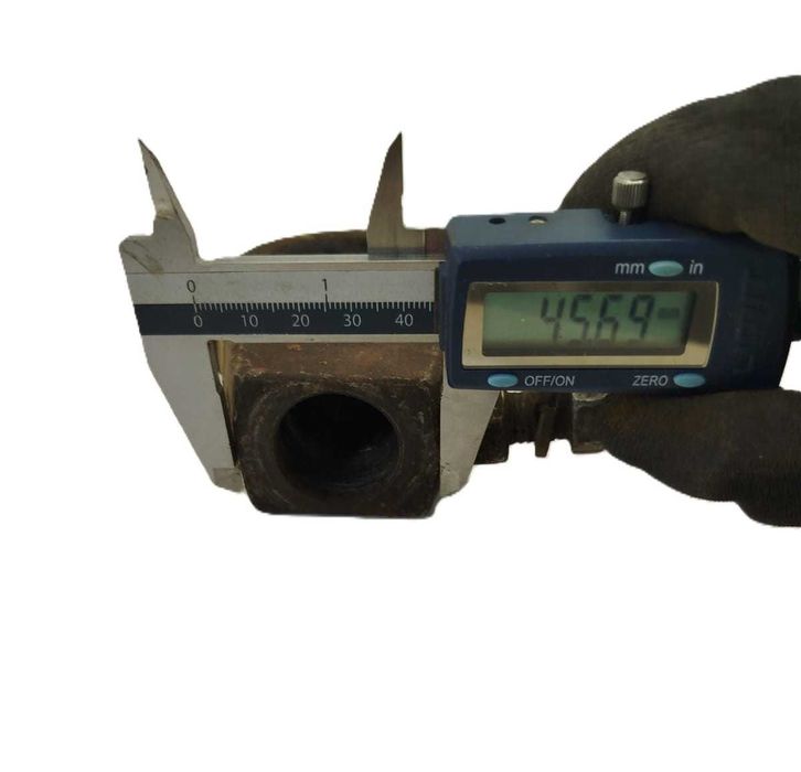 Ucho siłownika ładowacz skrzat Oryginał