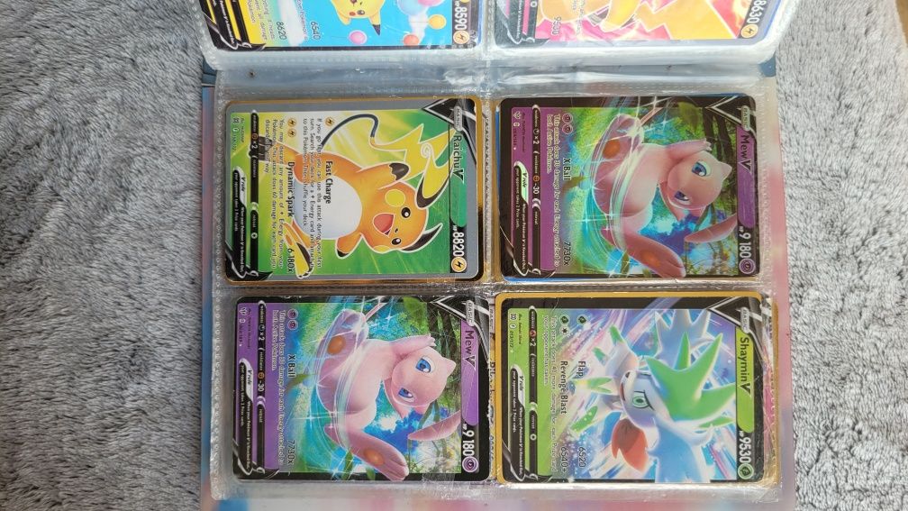 Album Pokemon karty 240 szt.