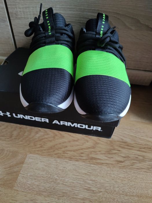 Buty sportowe damskie firmy Under Armour model