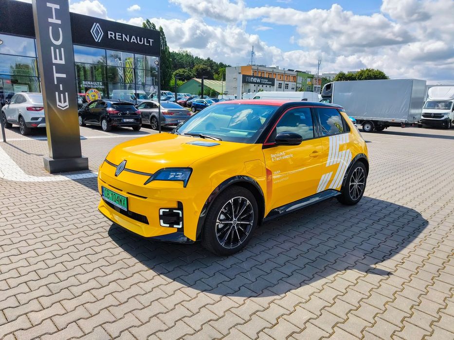 Renault 5 ELECTRIC iconic 150KM comfort range auto demonstracyjne salonu