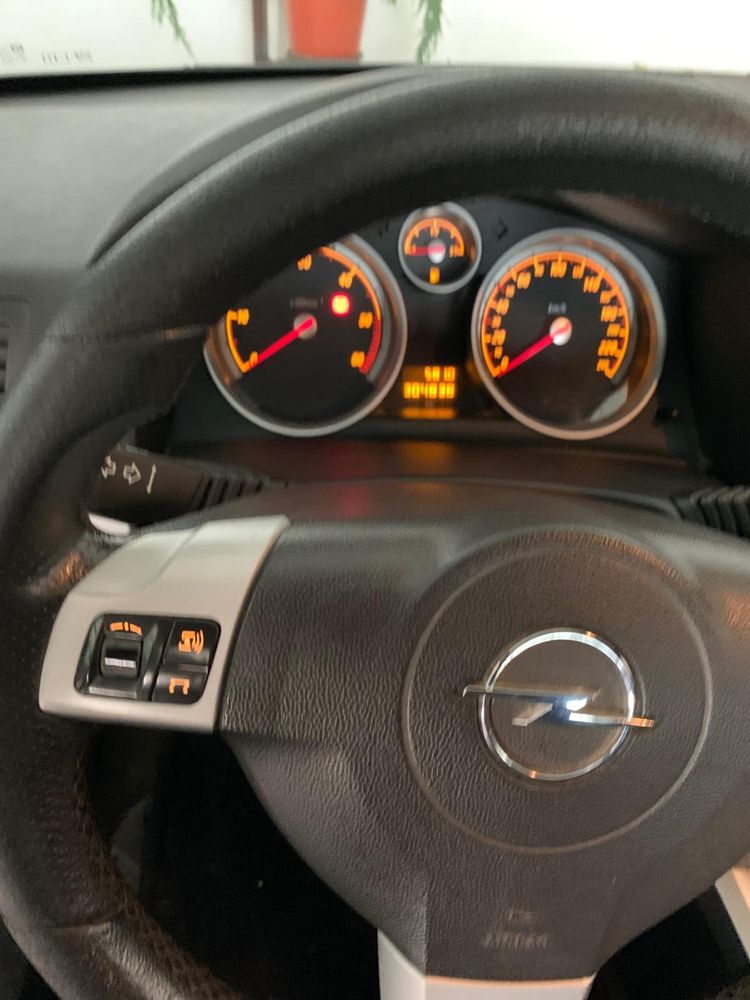 Opel Astra GTC 1.9 150cv