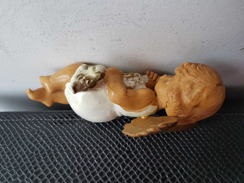 Vintage Euromarchi figurka wiszący anioł z kwiatami włoska żywica 5018