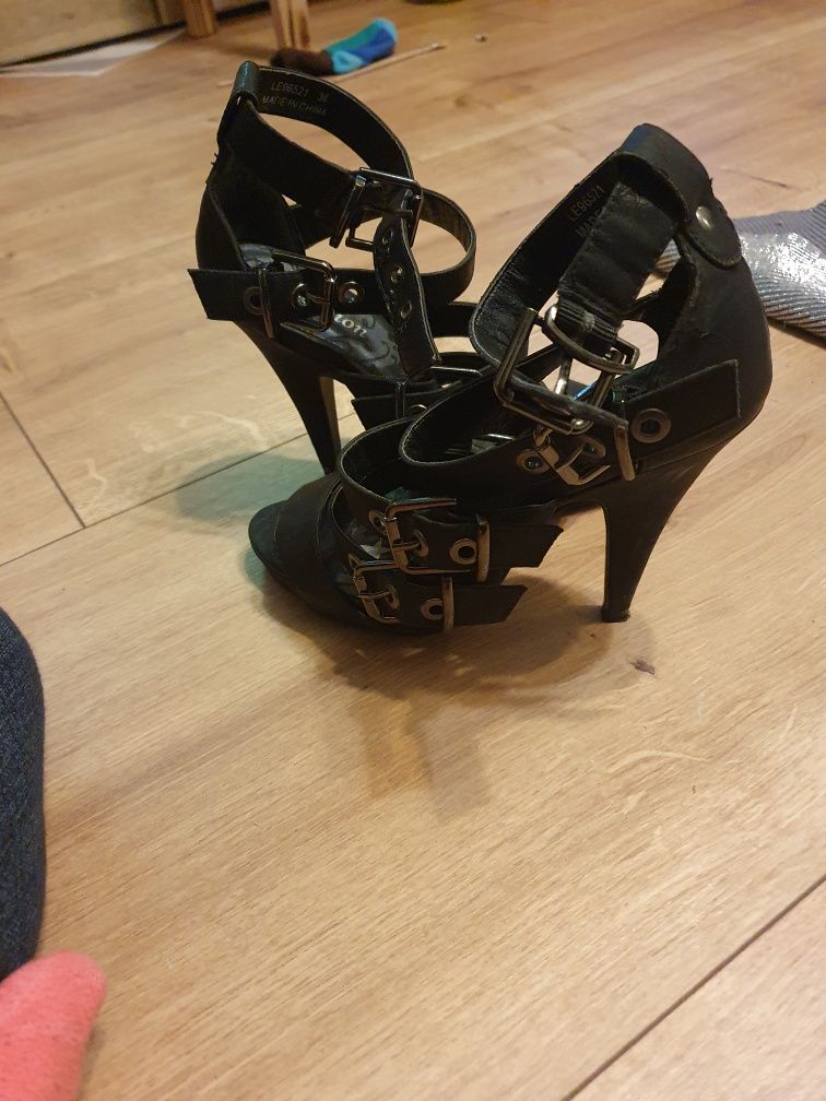 Buty na obcasie rozmiar 36