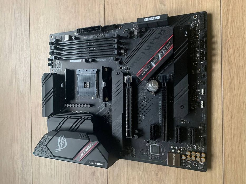 Asus STRIX B550-F Gaming WiFi B550 AMD Ryzen AM4