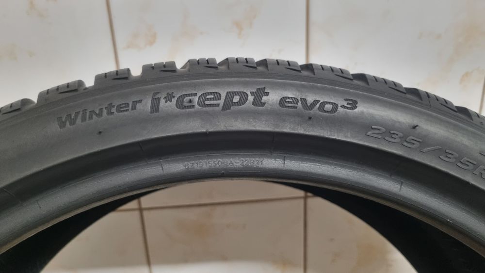 2 opony zimowe 235/35 R19 91W XL Hankook Winter I'Cept evo3