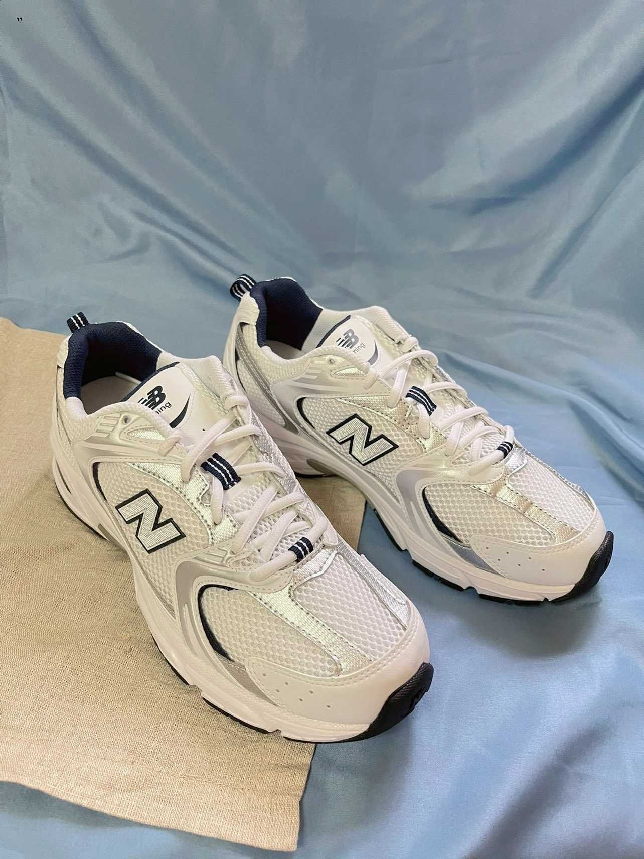 ButyDamskieNewBalance530WhiteSilverNavy.40
