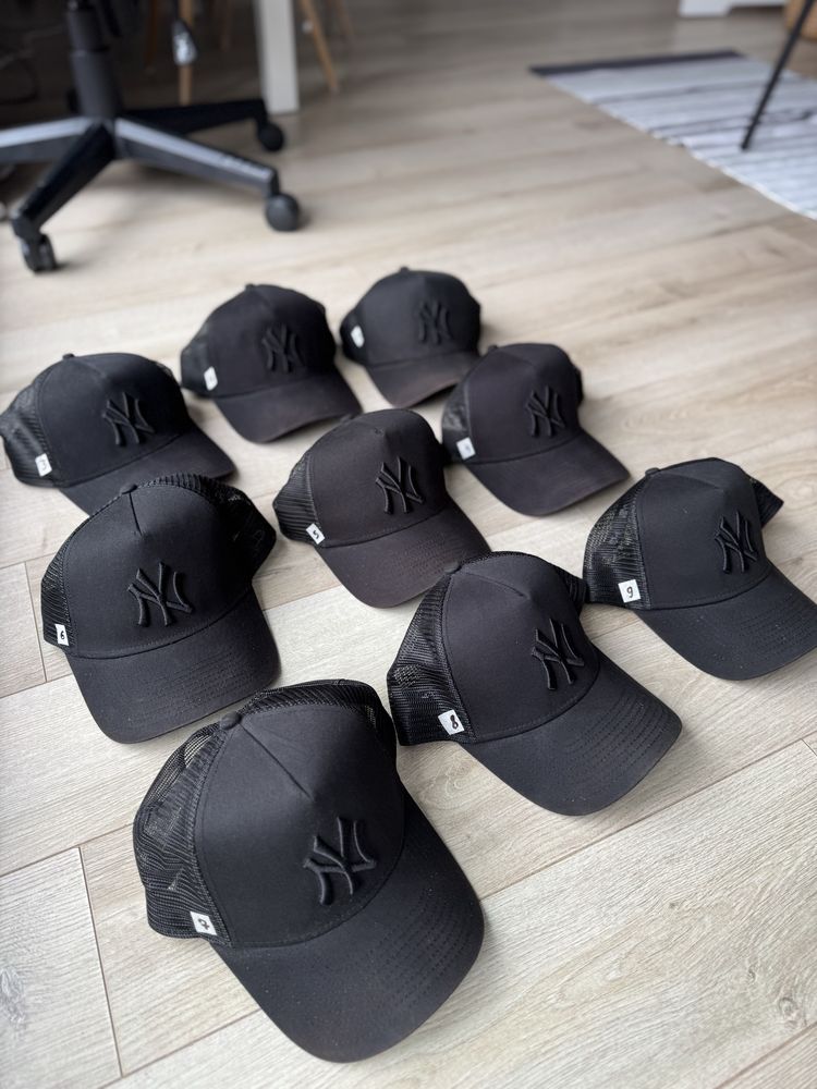 Czapka z daszkiem / Trucker
