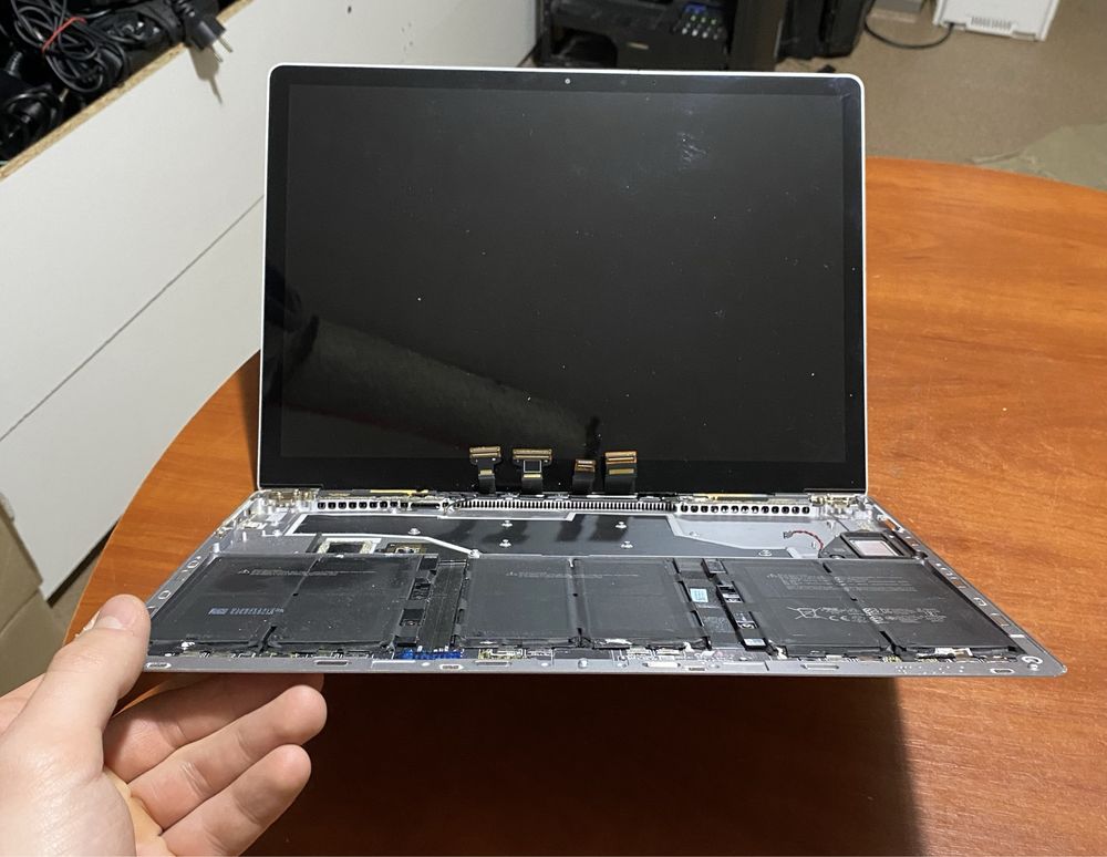 Ноутбук Surface 1867 12" на запчастини! N2428