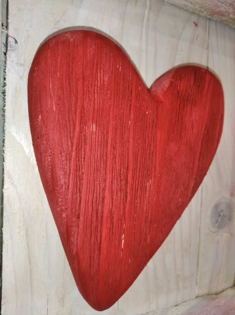 Drewniany wieszak  na klucze z sercem