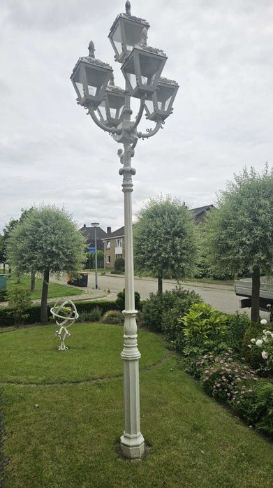 Lampa ogrodowa żeliwna  5 mb wysoka .