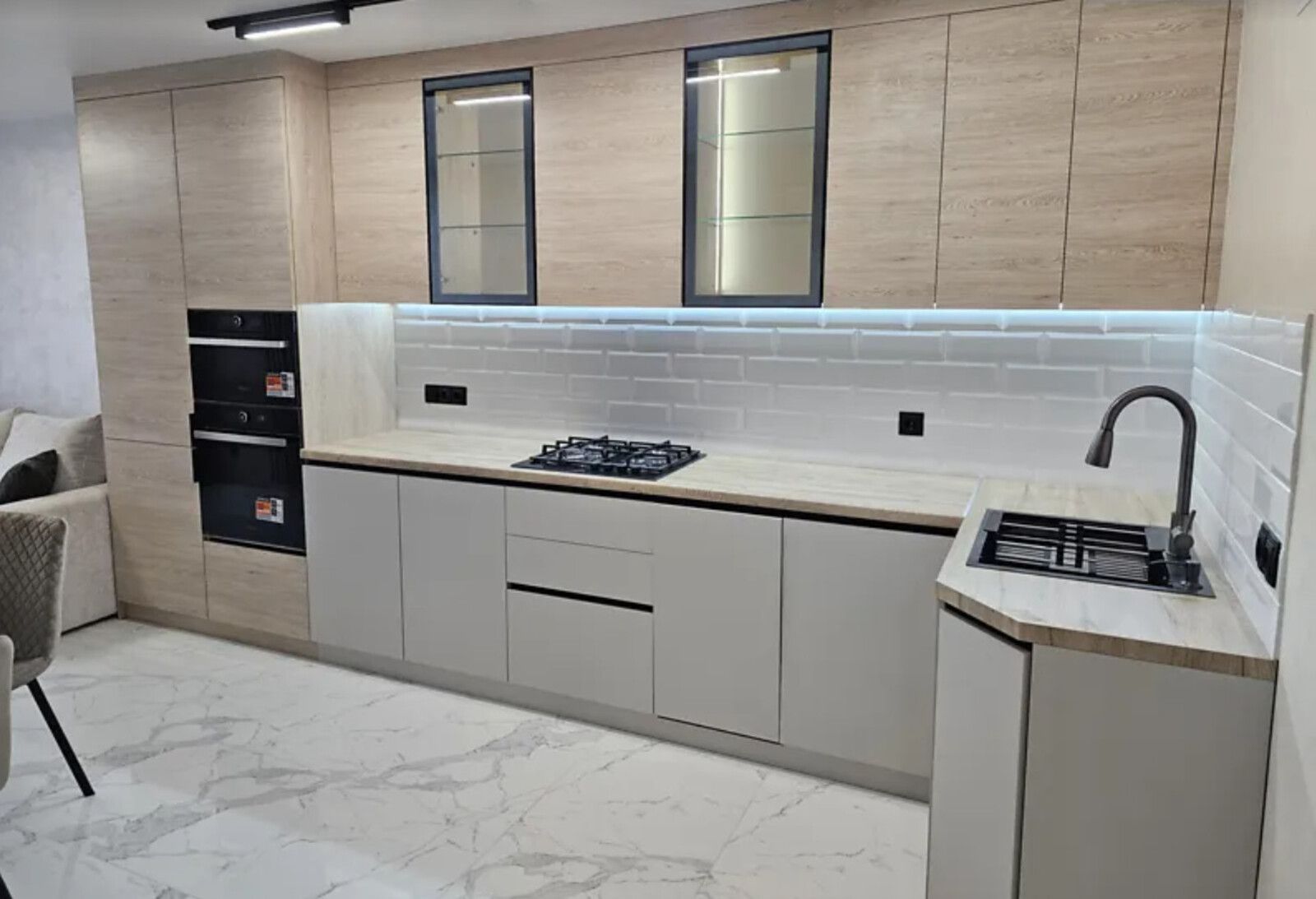 Продаж 2к квартири 80 кв. м на вул. Київська