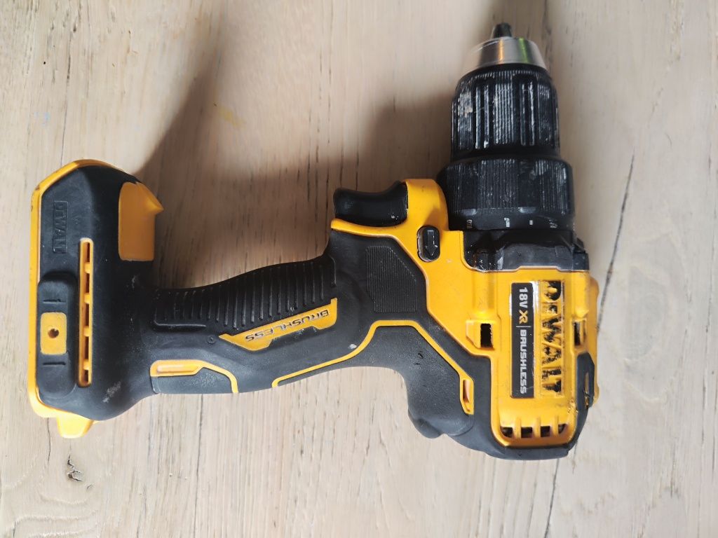 Wiertarko wkręta DeWalt dcd708