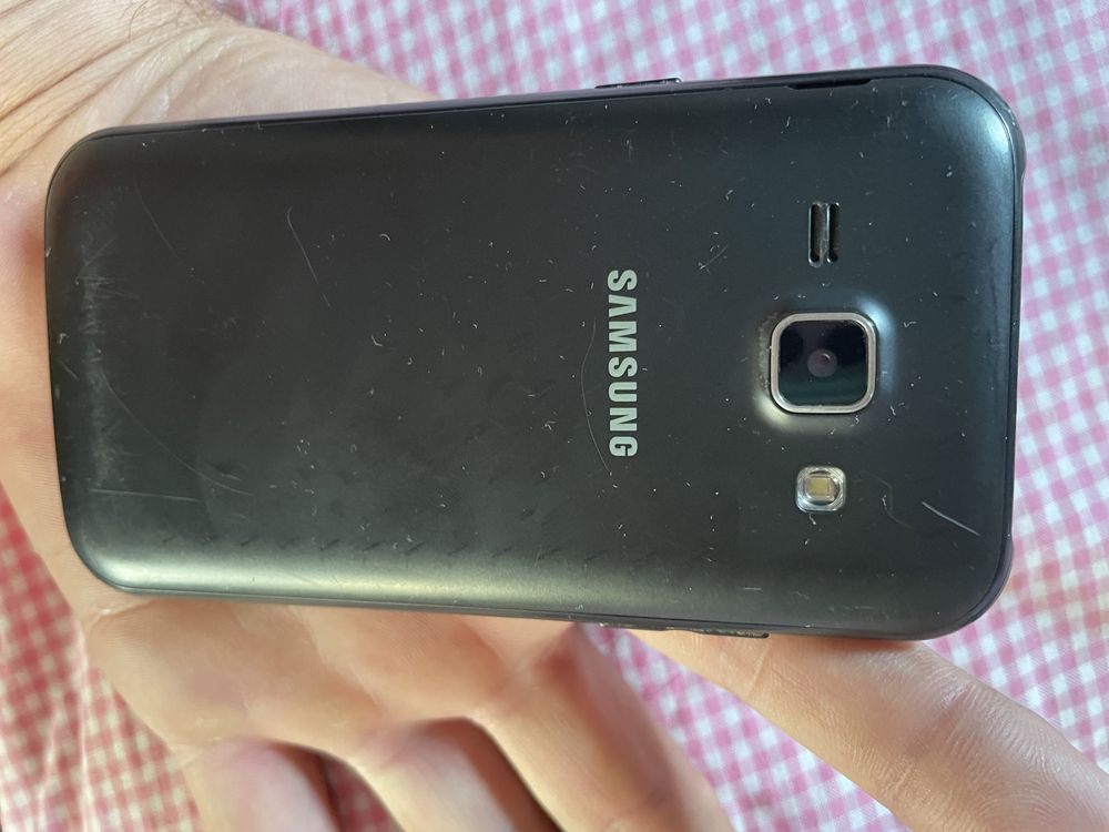 Samsung j1 como novo