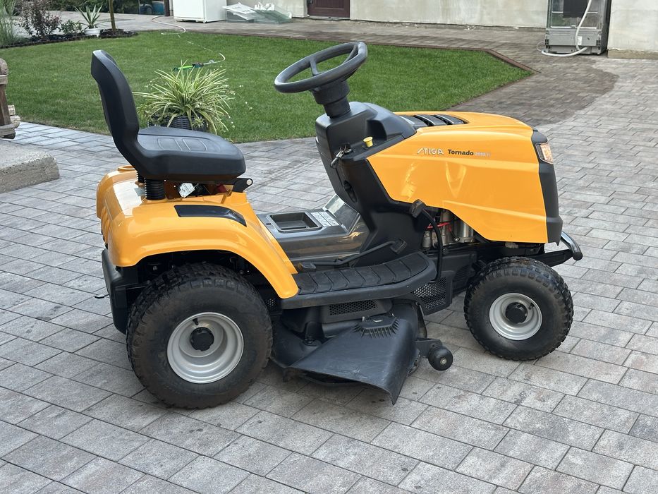 Газонний трактор Stiga Tornado 2098 H