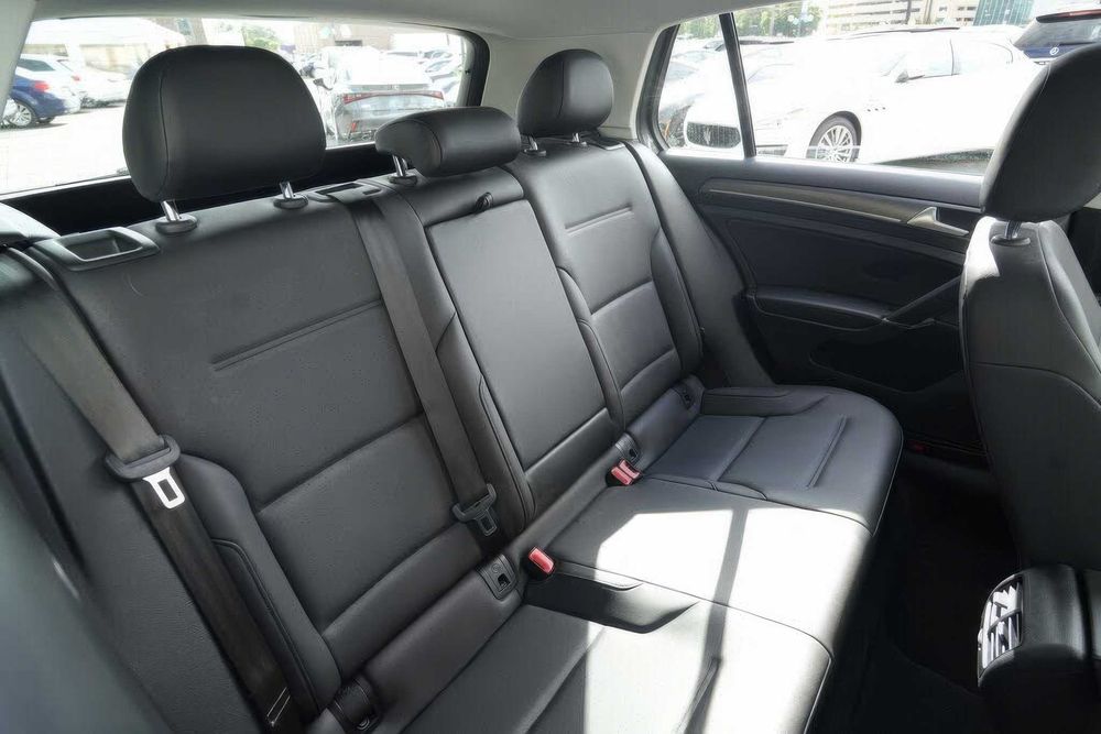 Volkswagen e-Golf SEL Premium      2019