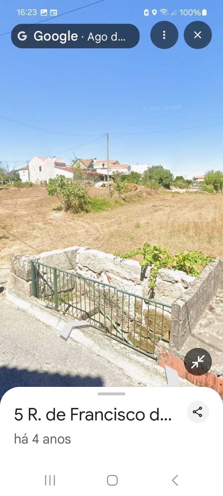 Terreno com licença para construçâo