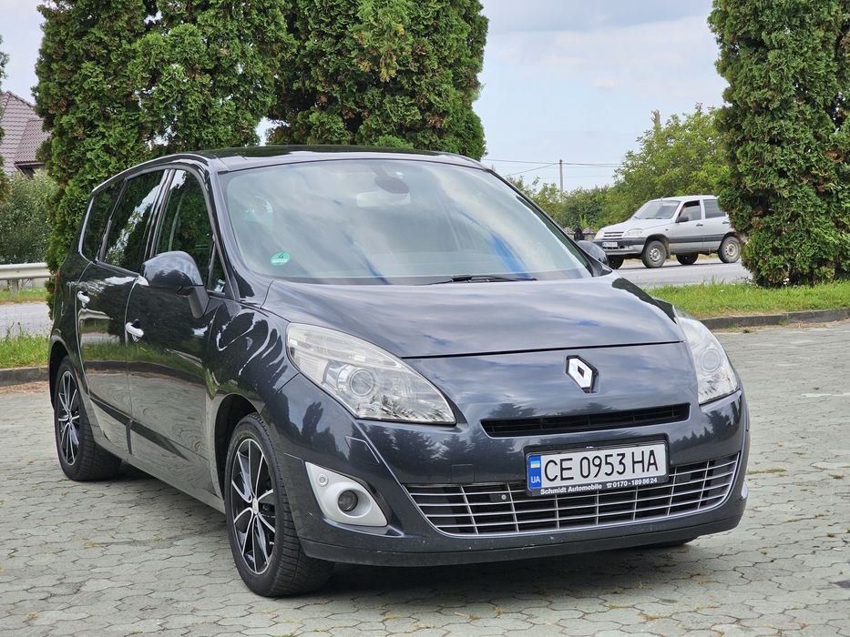 Renault scenic.