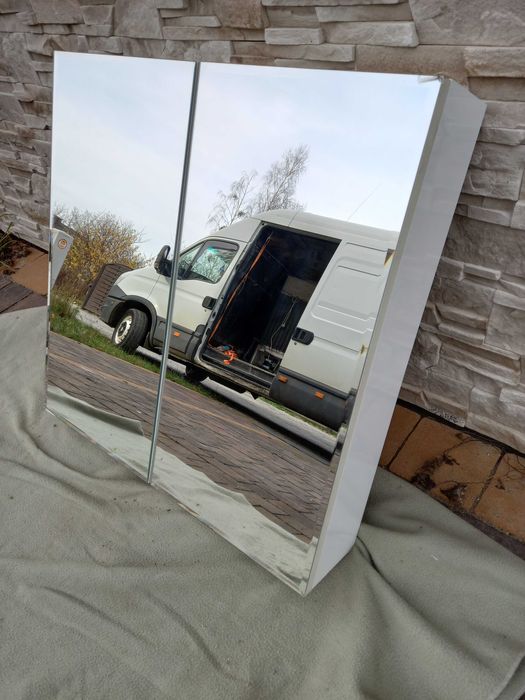 Apteczka łazienkowa / szafka wiszaca z lustrem