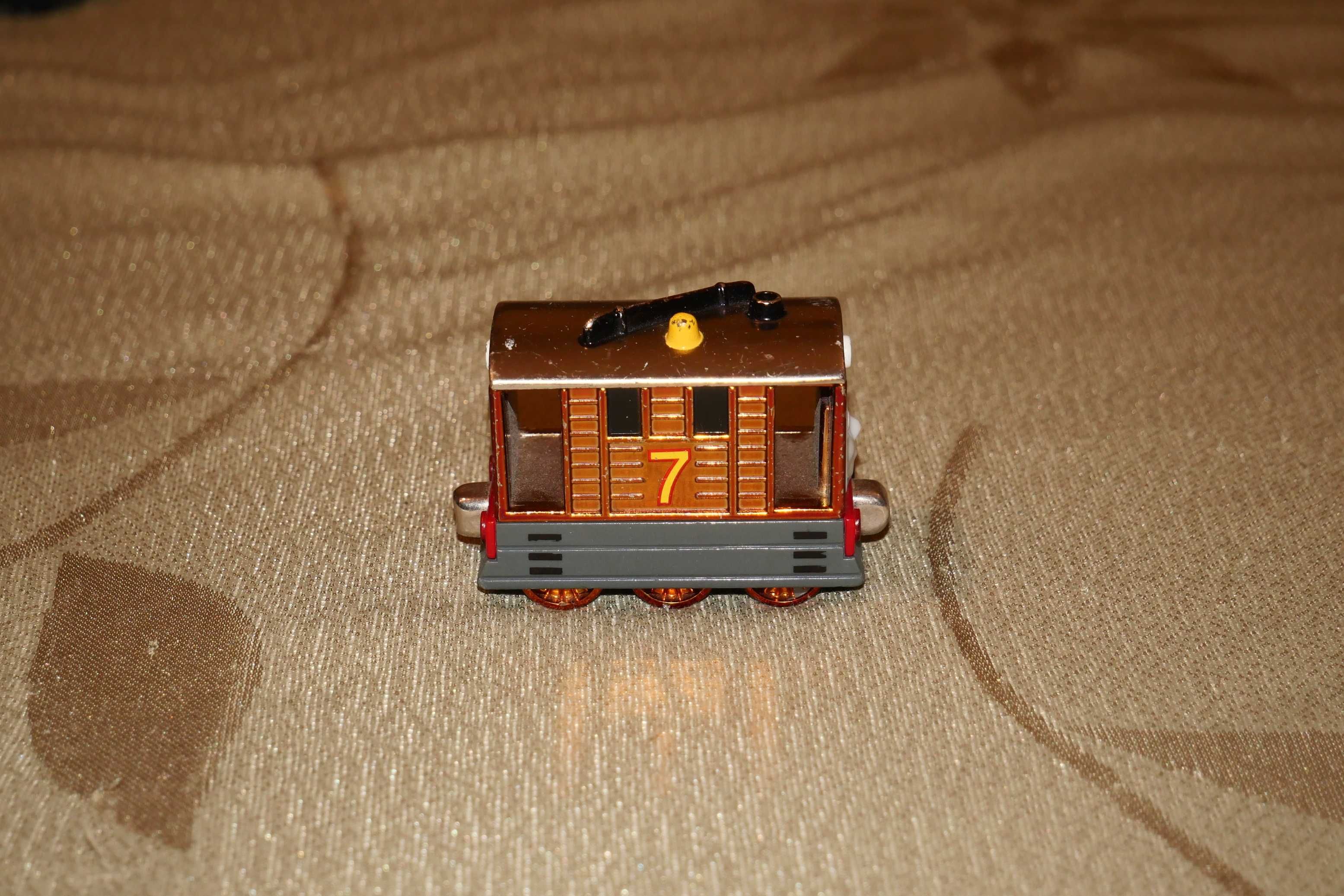 Lokomotywa tramwaj parowy Tobik Toby metallic Take Along Thomas Fisher