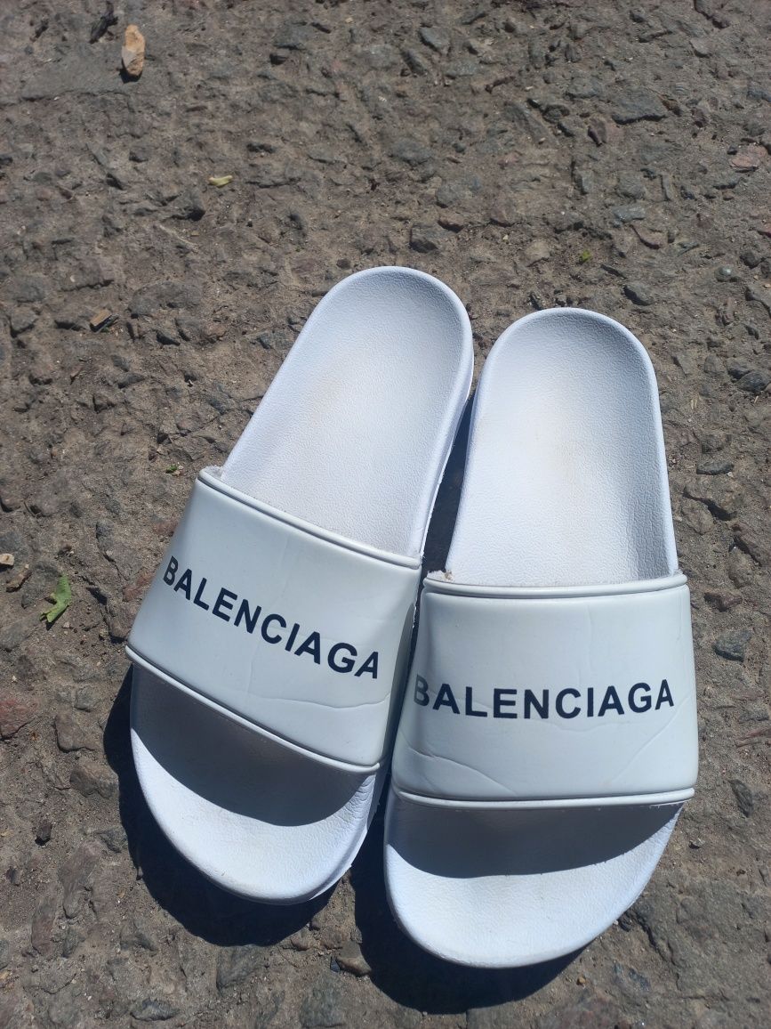 Шлёпки Balenciaga