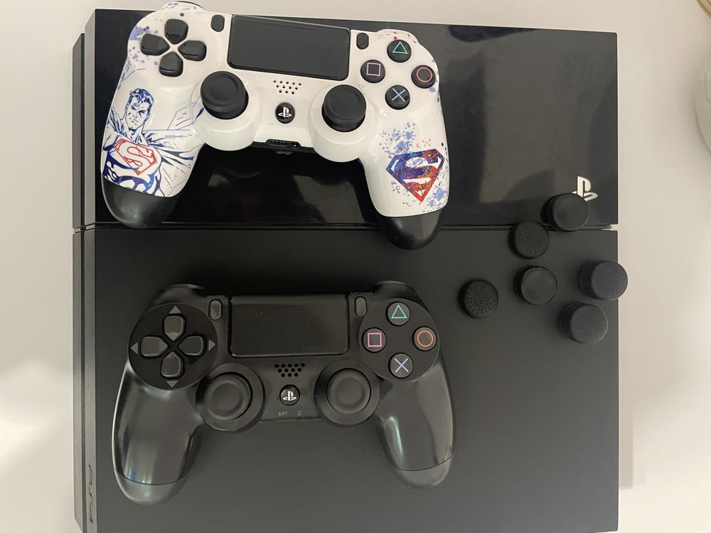 Продам PS 4