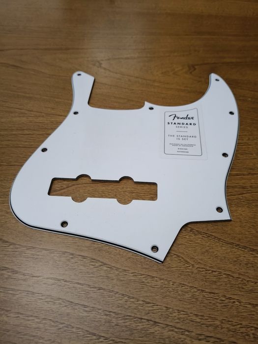 Pickguards Fender originais - baixo Precision Bass e Jazz Bass