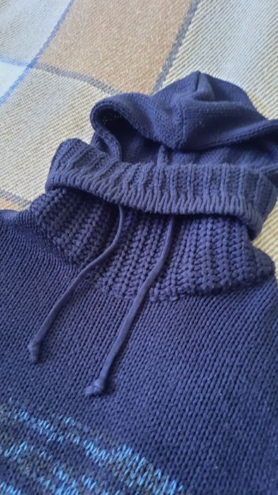 Светр (свитер) з капюшоном