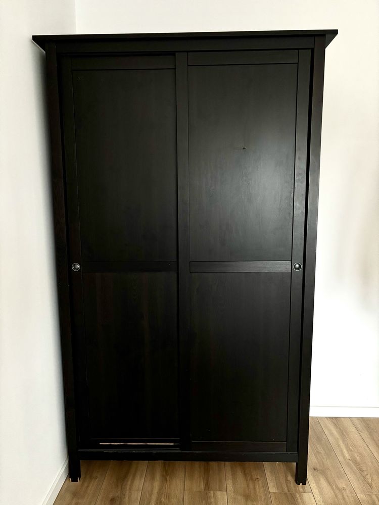 Szafa z drzwiami przesuwnymi Hemnes