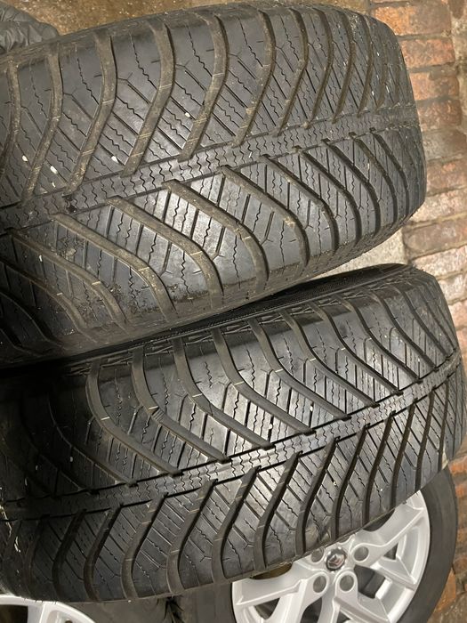 Koła Alu Renault Kadjar 5x114,3 7J17CH5 ET40 Wielosezon 215/60R17 TPMS