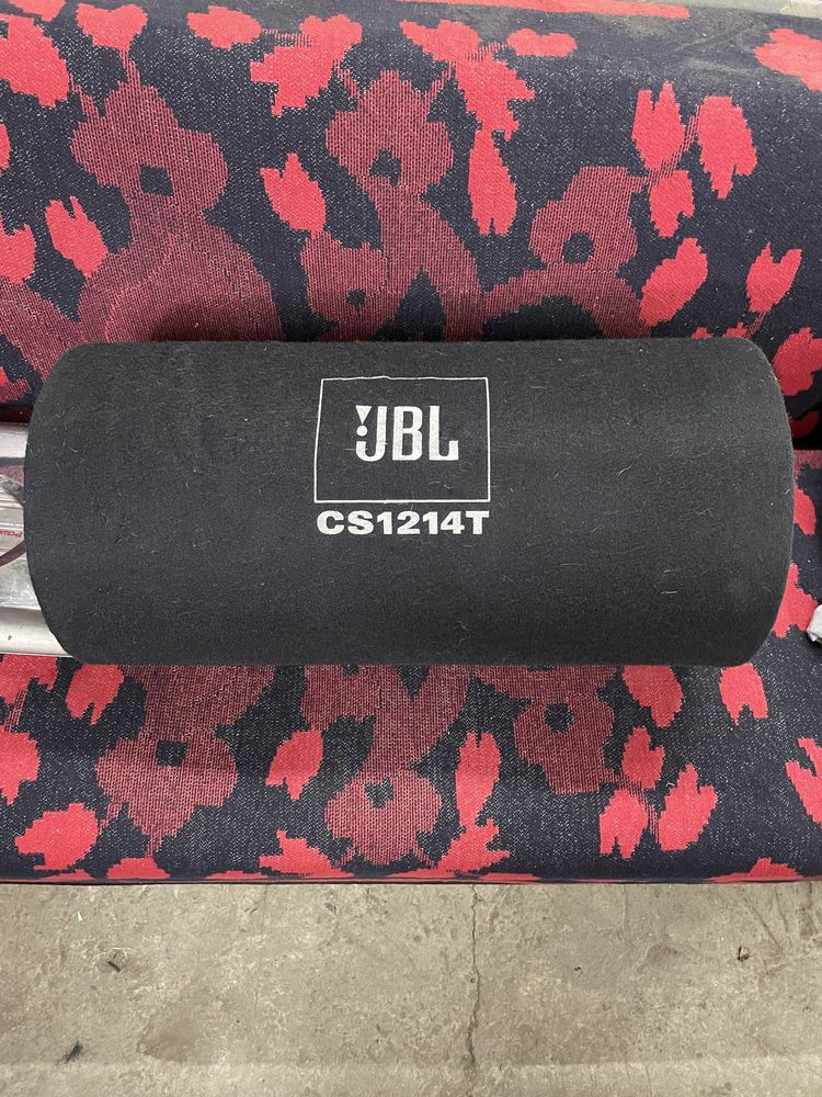 Продам Сабвуфер JBL с усилителем