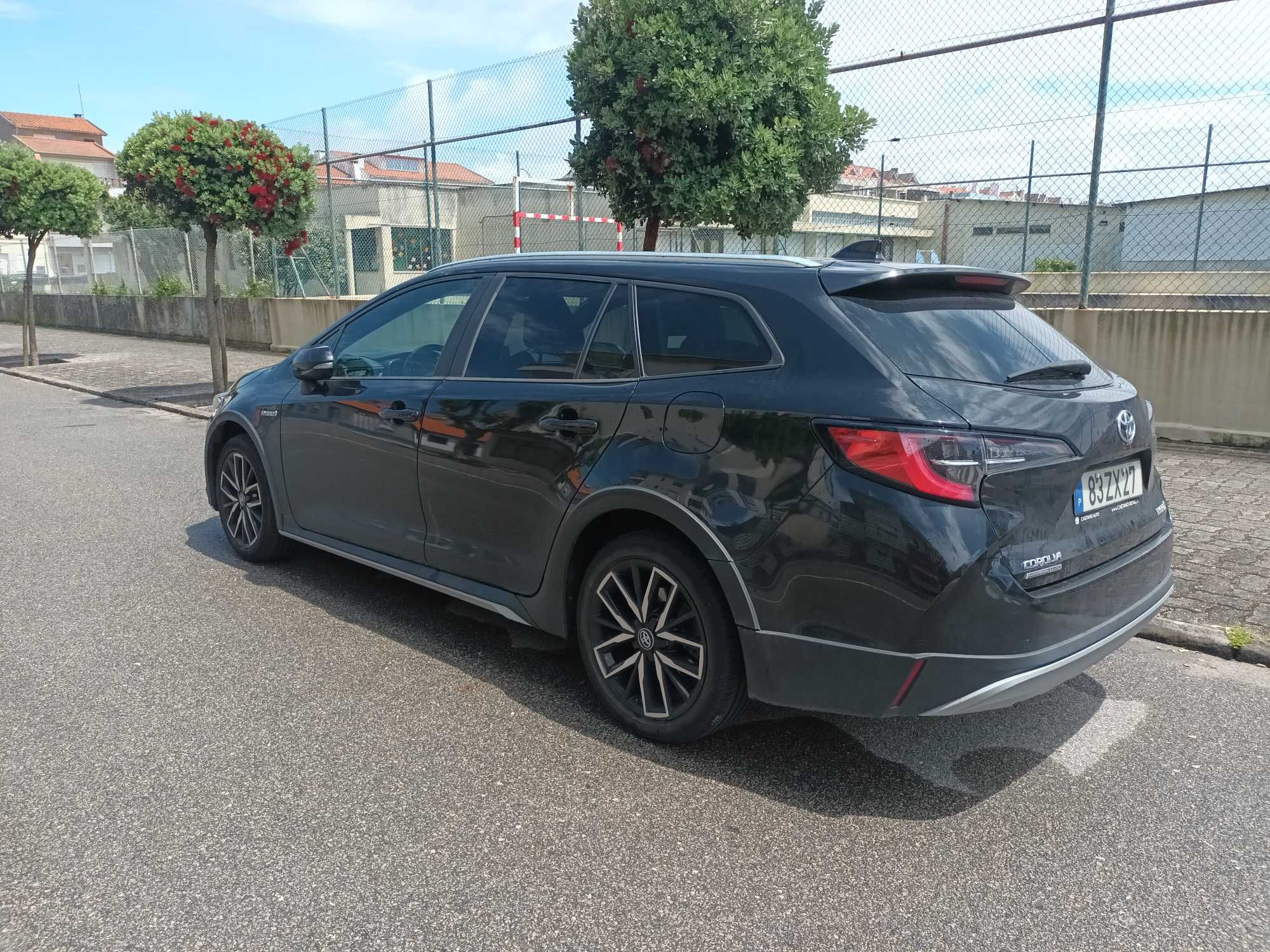 Toyota Corolla TS 1.8 híbrido TREK