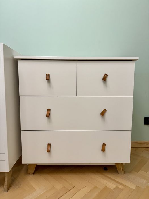 Zestaw mebli NOAH komoda + łóżeczko KLUPŚ z materacem FIKI MIKI