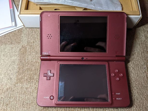 Nintendo DSi LL (XL) в гарному стані