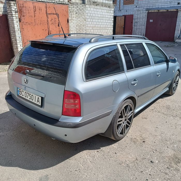 Skoda Octavia Tour 1.8т  4*4 2006